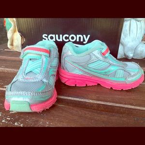 Saucony toddler sneakers